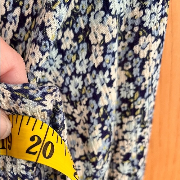 Chaps Blue Ditzy Floral Women's Top SZ M Cotton Viscose Cottagecore Garden Boho - Picture 12 of 14